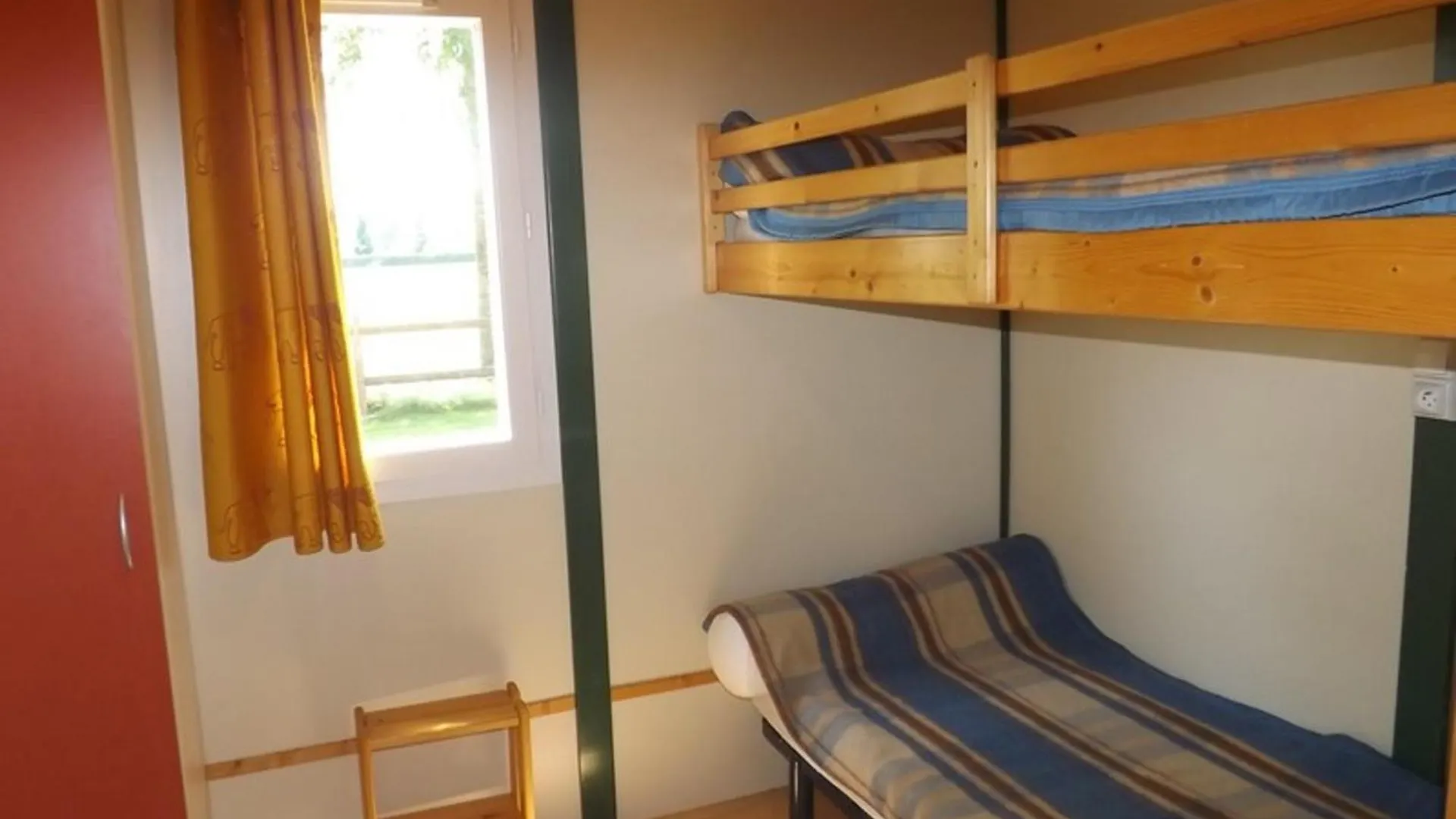 Chalet 4 Pers Avec Piscine Chauffee, Terrasse Couverte Et Tv, A 1 Km Des Commerces De Maurs - Fr-1-742-537